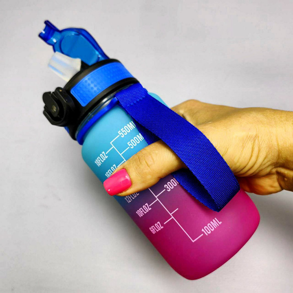 Бутылка для воды 550 мл. с клапаном и разметкой / Двухцветная бутылка для воды и других напитков, цвет РОЗОВО- СИНИЙ 